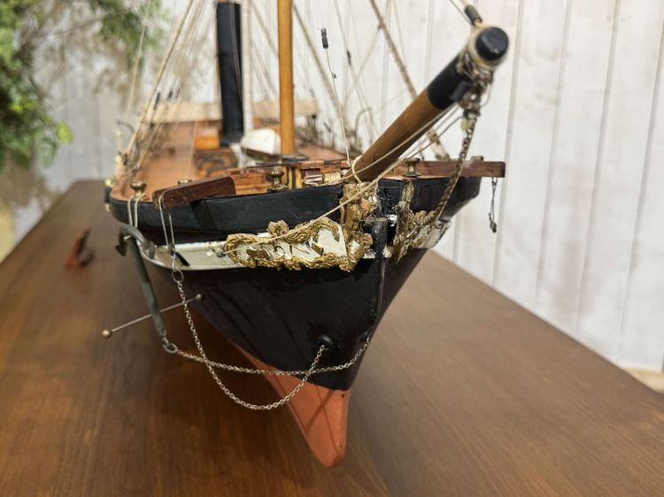 Grande maquette du paquebot S.S Great Britain réalisée en 1978