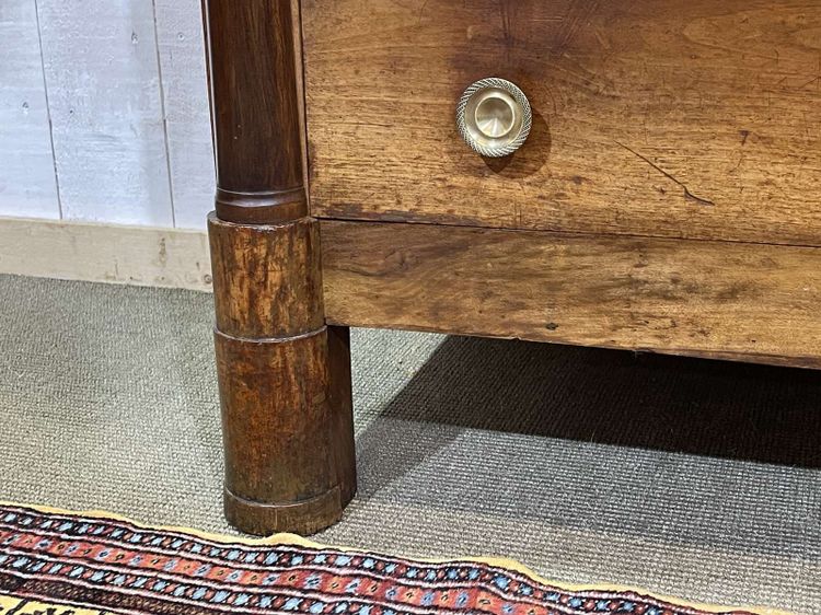 Commode Empire 19ème en noyer et dessus marbre gris St Anne