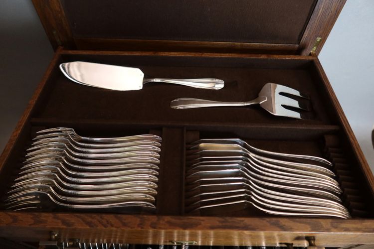 Large silver-plated kitchen set in a 149-piece box set