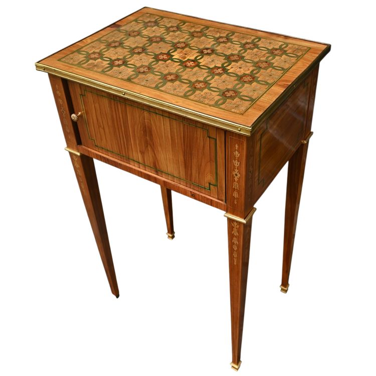 Élégante table de salon attribuée à Dester, époque Louis XVI