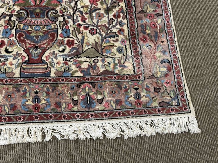 Handmade Iranian wool and silk rug - 1.87 m x 1.23 m