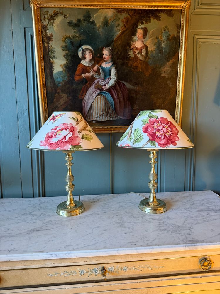 Coppia di lampade in bronzo, altezza 41,5 cm