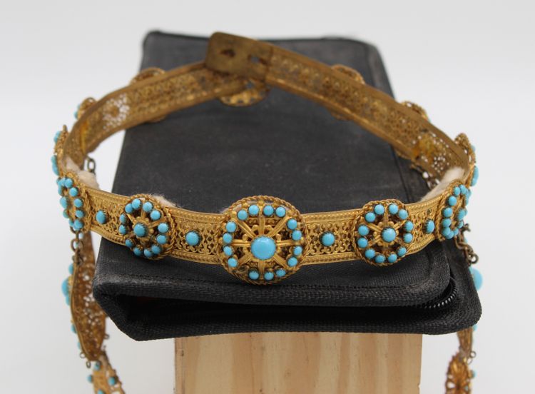 19th-century crown made of gilded brass and turquoise-blue opaline pearls 
