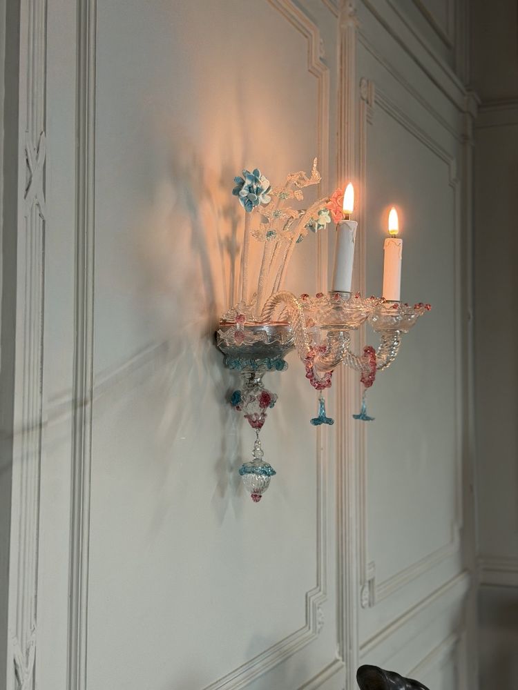 A Venetian wall lamp in multicolored Murano glass, circa 1920