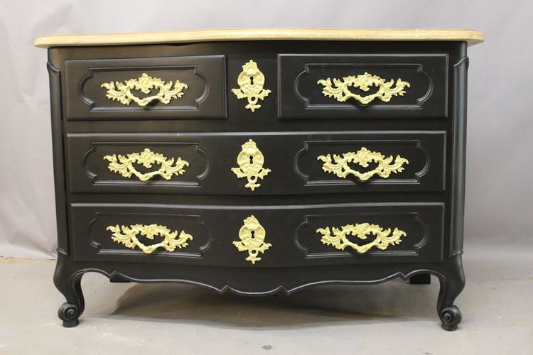Commode galbée style Louis XV finition noire 