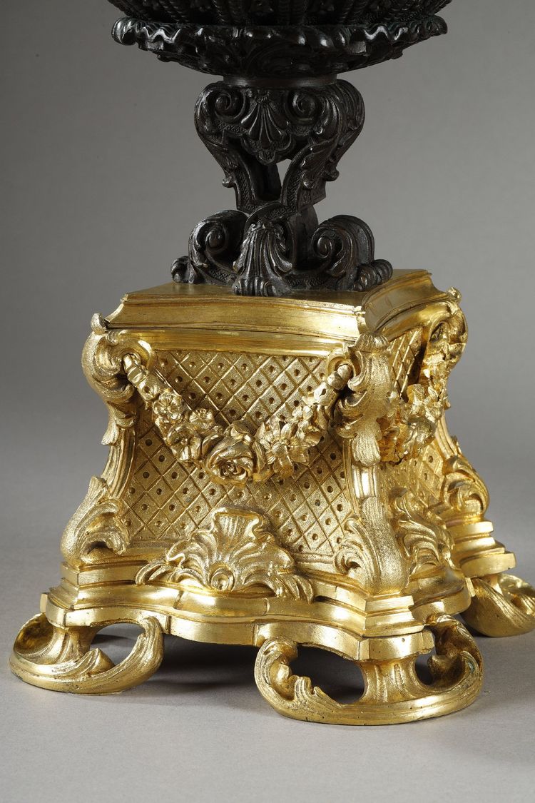 PAIR OF GILT AND PATINATED BRONZE CUPS, 19TH CENTURY