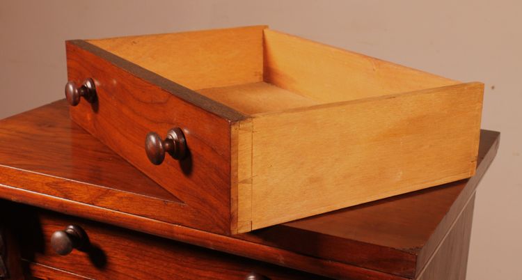 commode wellington en noyer du 19° siècle
