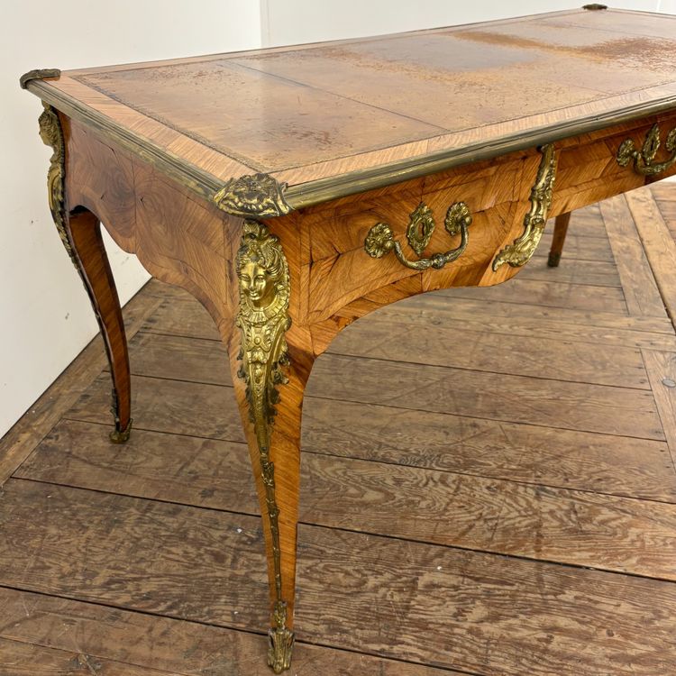 Flacher Schreibtisch im Louis-XV-Stil