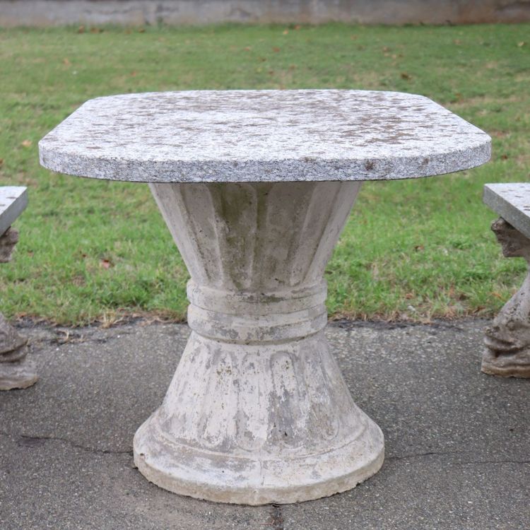 Garten-Set mit Tisch und zwei Bänken