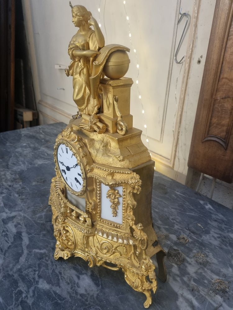 Gilded bronze clock 