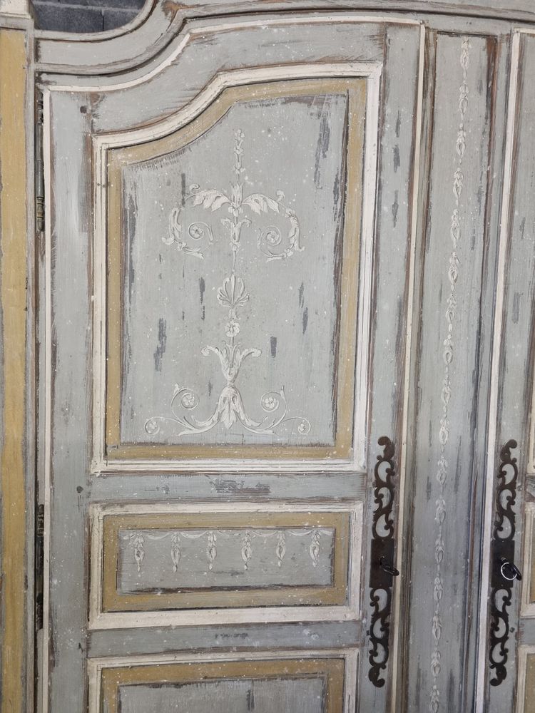 Armadio della metà del XX secolo 