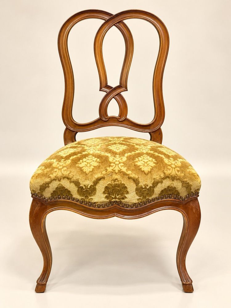 Set of 6 chairs Louis XV period – Solid walnut – Cabriole feet