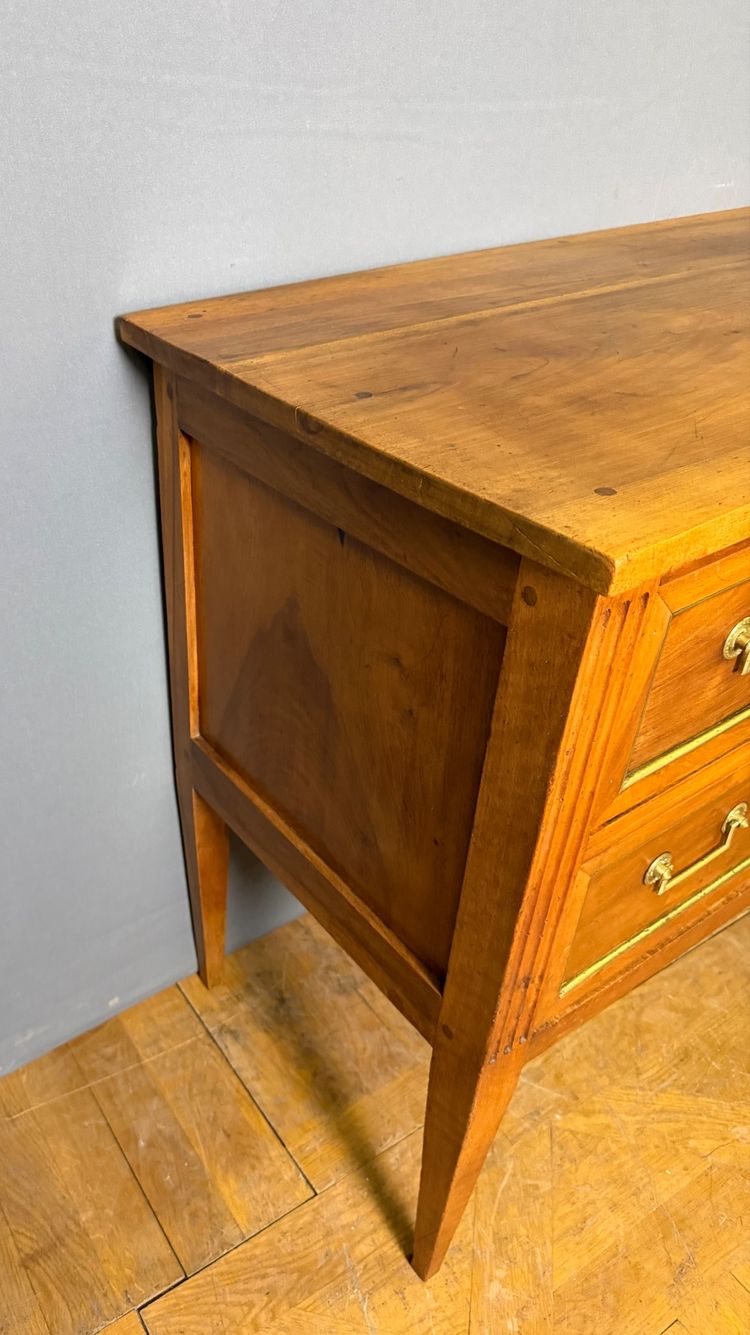 Commode Sauteuse Louis XVI en Noyer