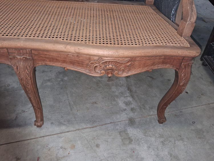Louis XV-style rattan bench – Carved walnut – 19th century
