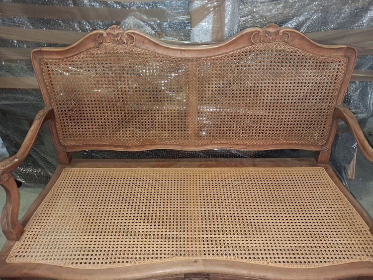 Louis XV-style rattan bench – Carved walnut – 19th century