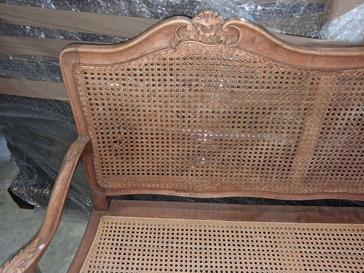 Louis XV-style rattan bench – Carved walnut – 19th century