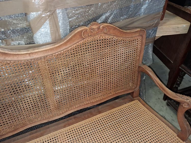 Louis XV-style rattan bench – Carved walnut – 19th century
