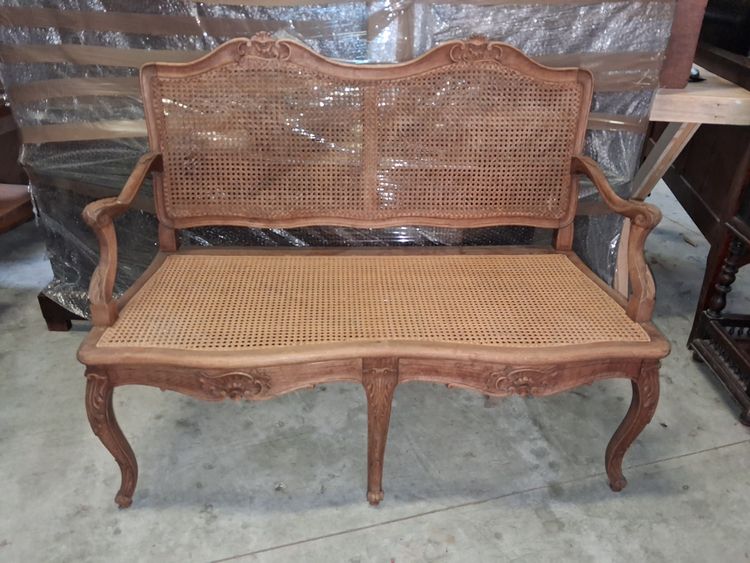 Louis XV-style rattan bench – Carved walnut – 19th century