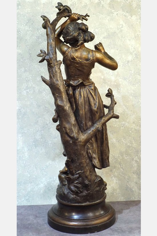 Hippolyte MOREAU "Mireille", importante spelter