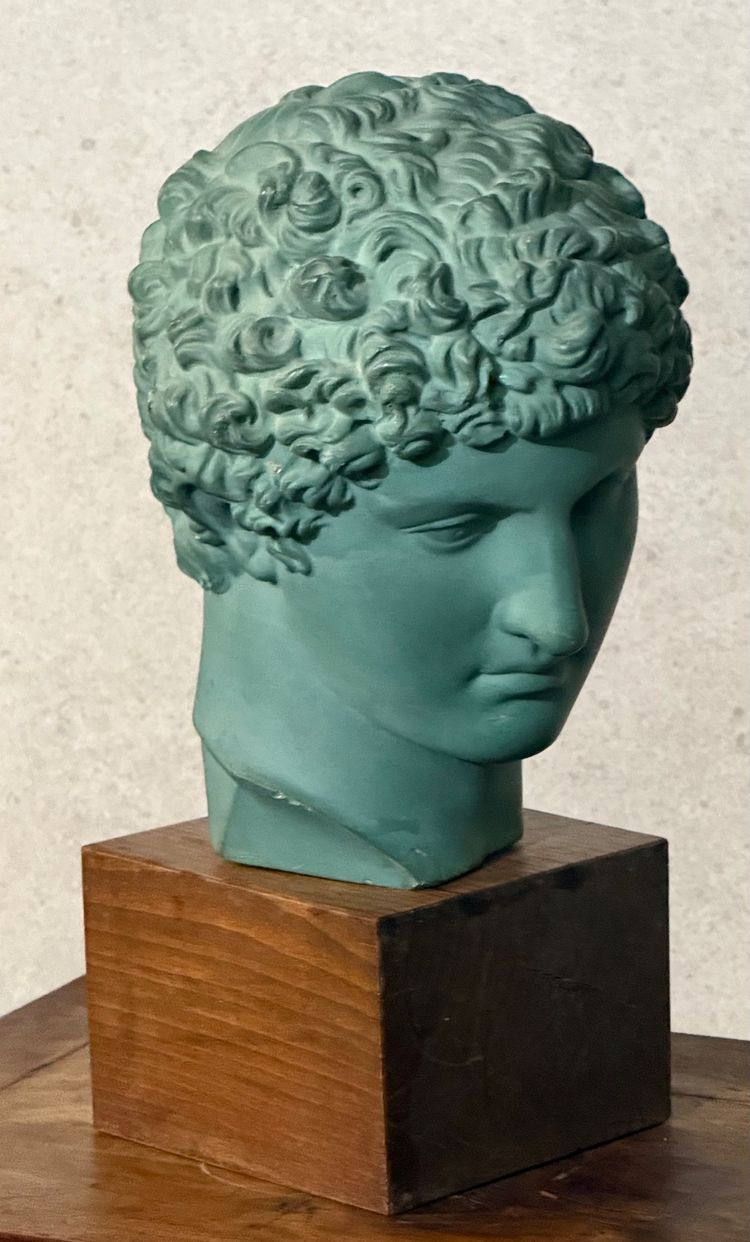 Tête d‘Hermès en platte