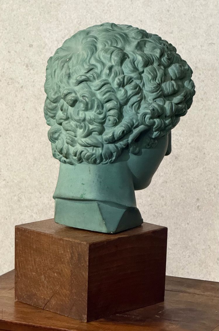 Tête d‘Hermès en platte
