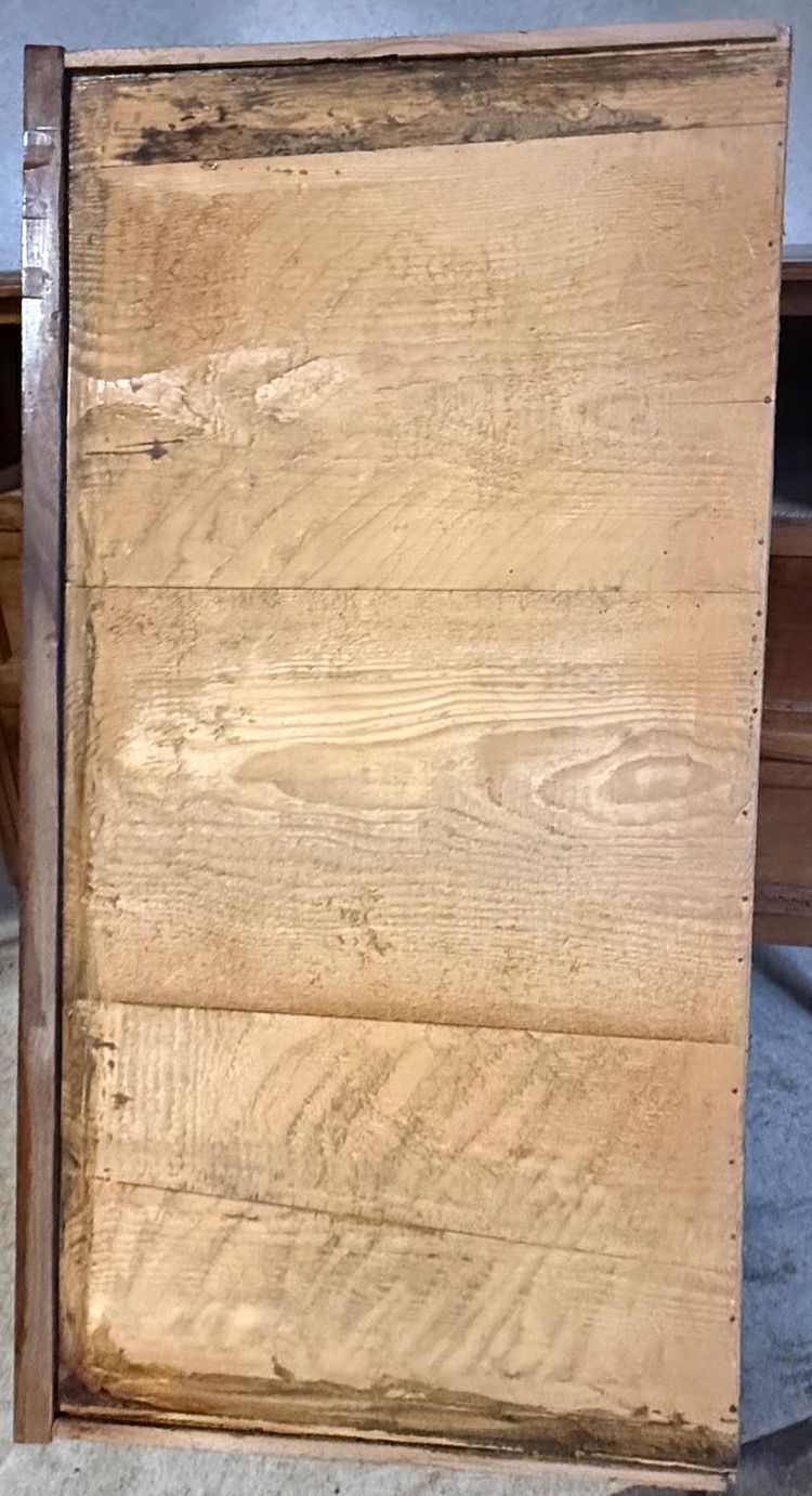 Kommode mit 3 Schubladen aus Nussbaumholz