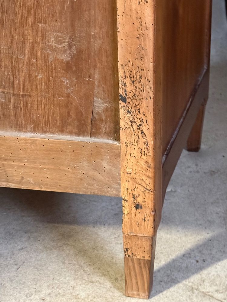 Kommode mit 3 Schubladen aus Nussbaumholz