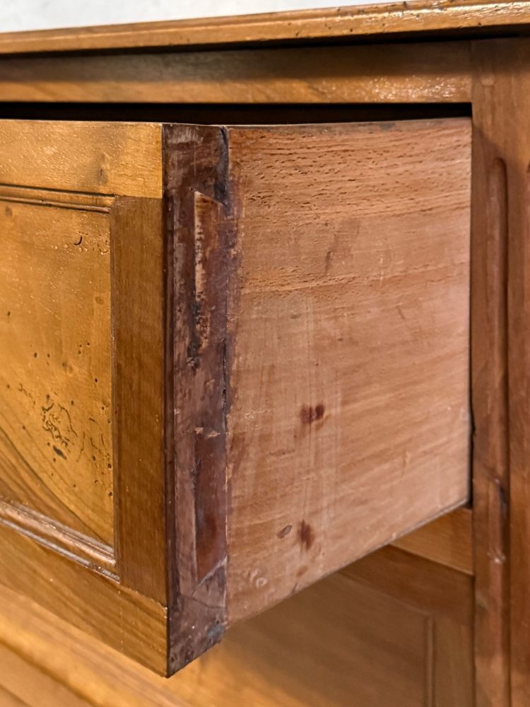 Kommode mit 3 Schubladen aus Nussbaumholz