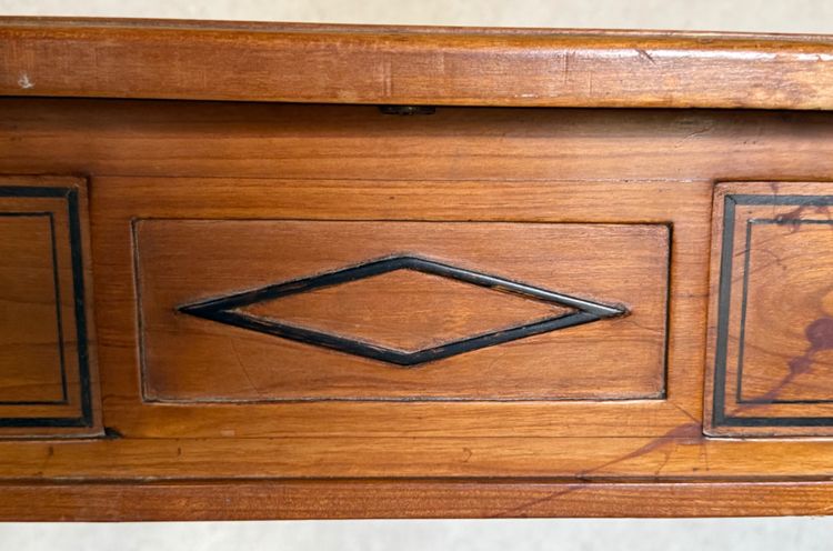 Schreibtisch mit 2 Schubladen