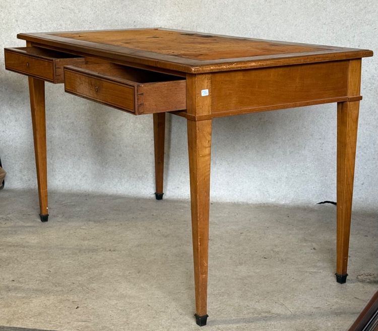 Schreibtisch mit 2 Schubladen