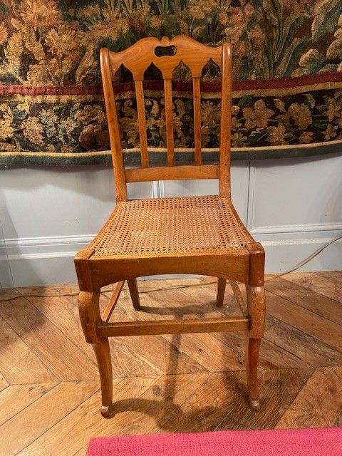 Charmante suite de 4 chaises cannées début 19 ème