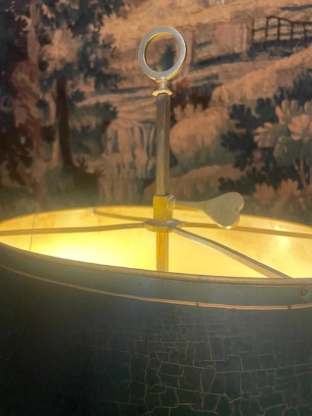 Louis XVI-style bronze hot-water bottle lamp