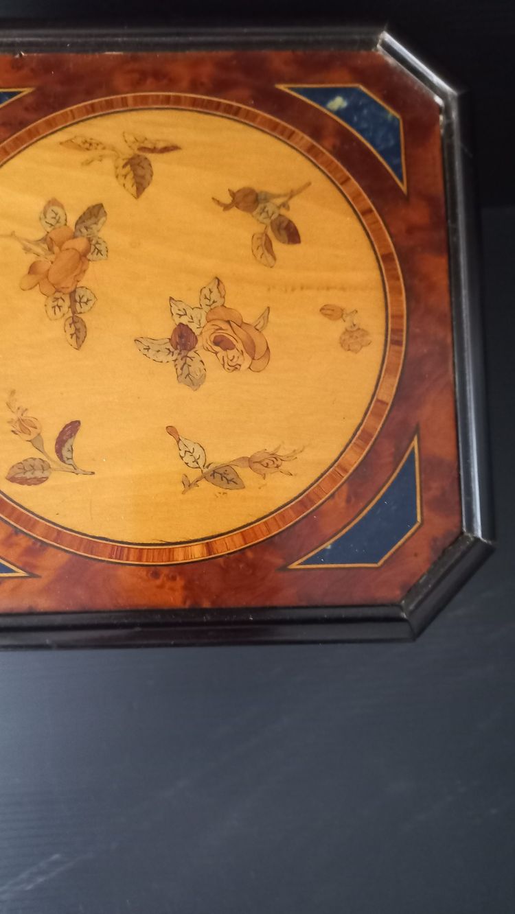 Beautiful 19th century marquetry box