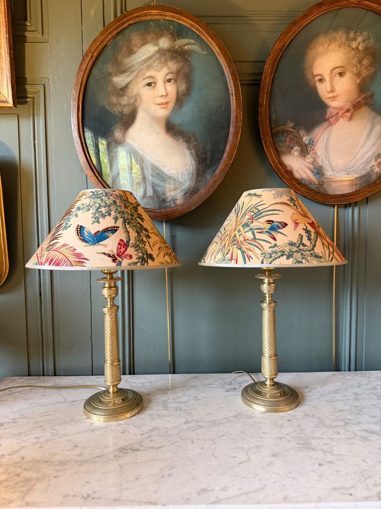 Paar ziselierte Bronzelampen, Höhe 45 cm