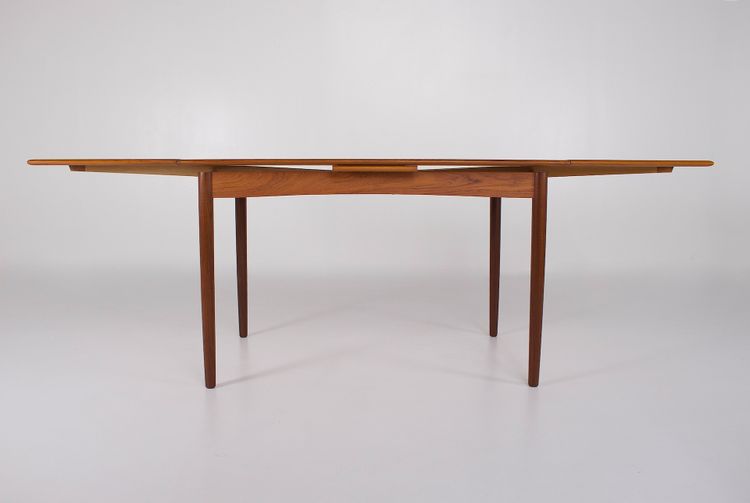 Tavolo in teak allungabile, Danimarca.