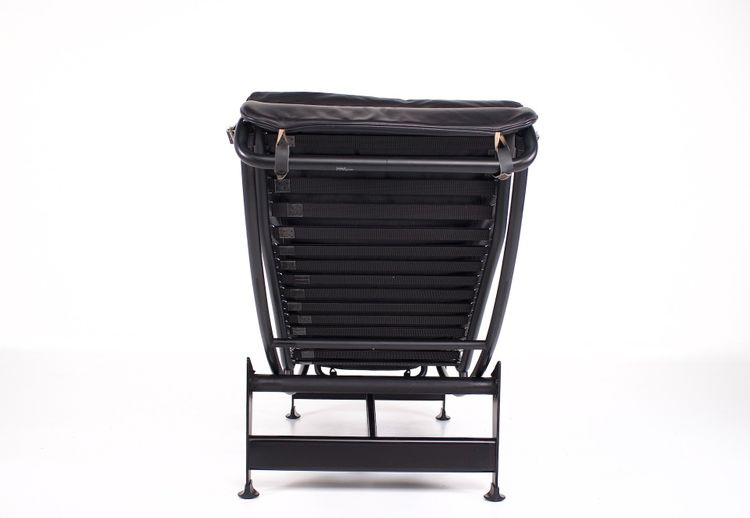 Chaise longue LC4, Édition Cassina.