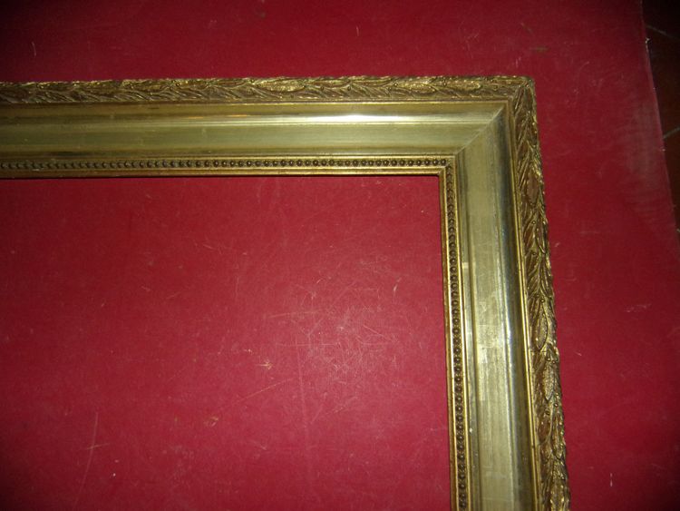 19th-century frame, in gilded wood.