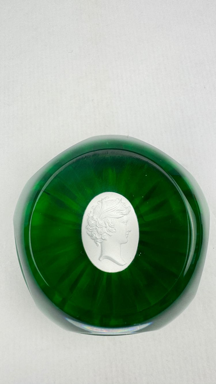 Sèvres Crystal paperweight, green crystal, sulfide profile