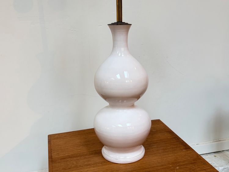 WEISSE KERAMIKLAMPE VON JEAN ROGER PARIS.
