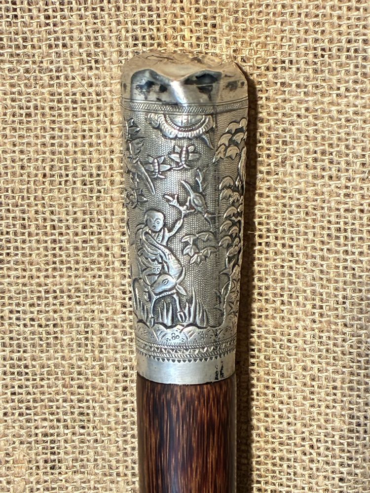 Mahogany walking stick with a silver pommel, 19th century