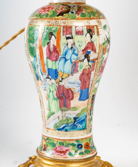 Coppia di lampade cinesi in porcellana e bronzo Fine XIX secolo