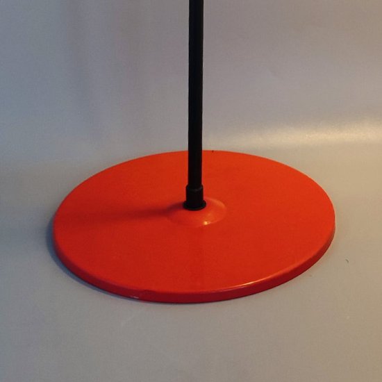 1970 Beautiful red table lamp by Veneta Lumi. Made in Italy
