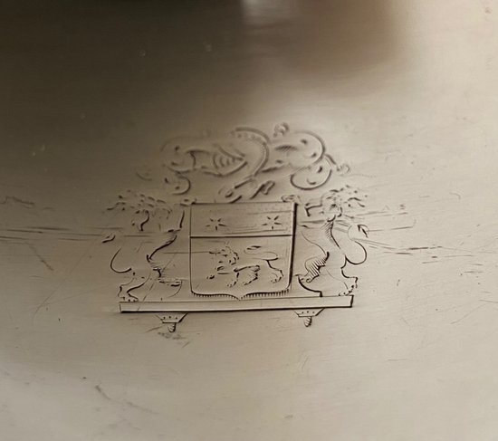 THÉIÈRE EN ARGENT MASSIF 