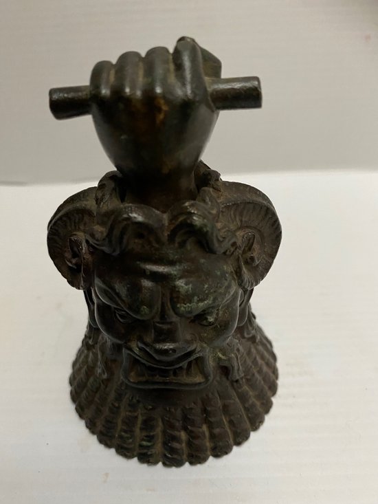 CLOCHETTE EN BRONZE 