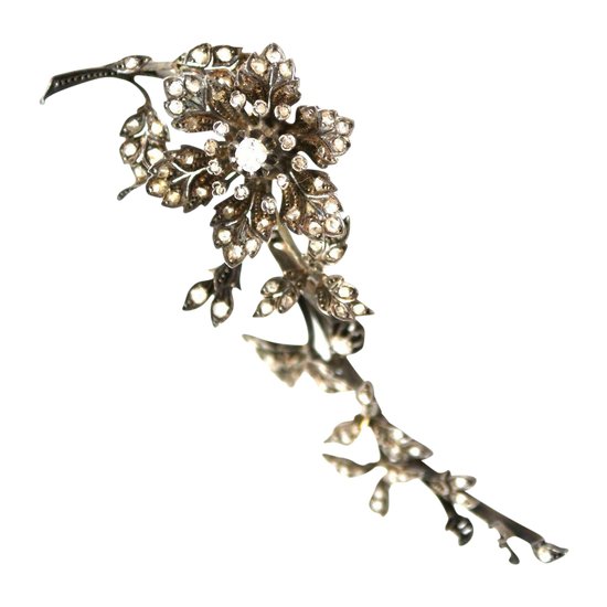 Trembleuse Brooch In Gold And Silver Composed Of 4 Articulated Strands And 1 Floral Pattern