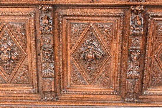 Large Renaissance Style Castle Library In Oak Late Nineteenth