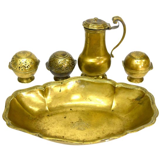 Service De Toilette d'époque XVIIème En Bronze Armoiries