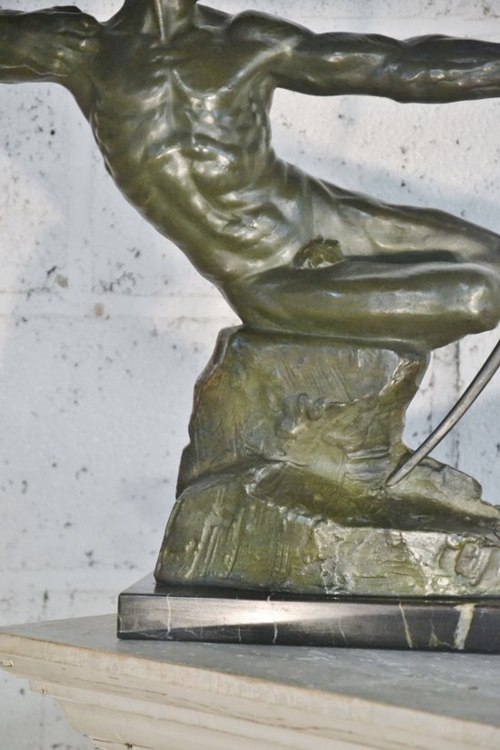 Art Déco in bronzo con patina verde "arciere" di Victor DEMANET