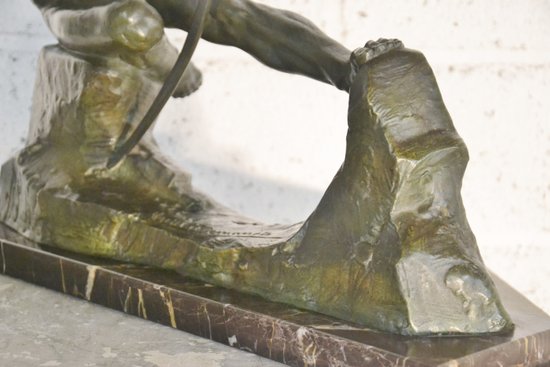 Art Déco in bronzo con patina verde "arciere" di Victor DEMANET