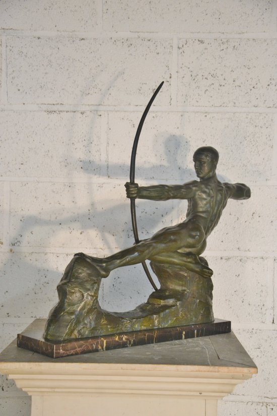 Art Déco in bronzo con patina verde "arciere" di Victor DEMANET
